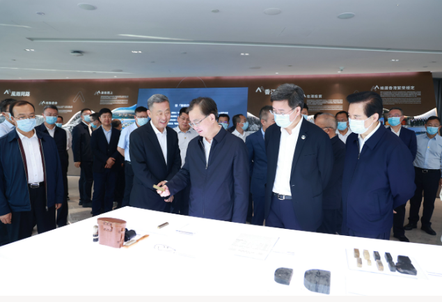 云南省党政代表团到访新盛集团(图1) 云南省党政代表团到访新盛集团(图1)