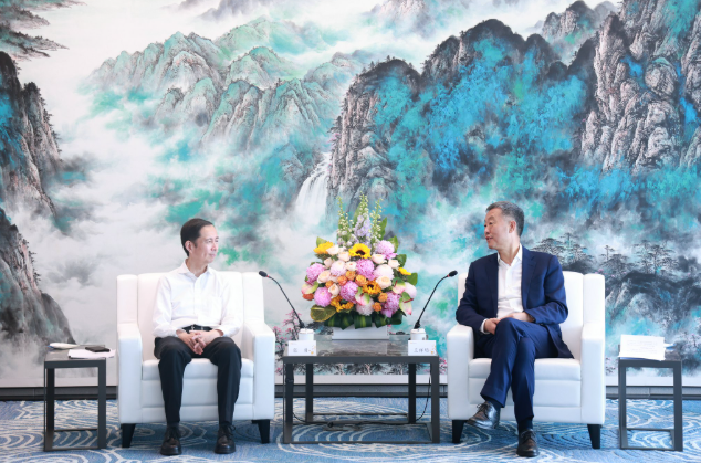 杨应华董事长会见阿里巴巴集团董事会主席兼CEO张勇(图1) 杨应华董事长会见阿里巴巴集团董事会主席兼CEO张勇(图1)