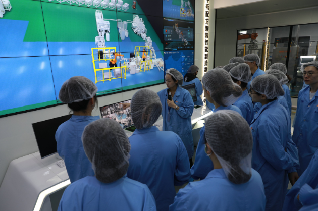 新盛集团举办首届“港籍青年暑期实习计划”培训交流活动(图1) 新盛集团举办首届“港籍青年暑期实习计划”培训交流活动(图1)