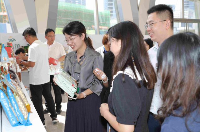 新盛公司乡村振兴成果展开展(图1) 新盛公司乡村振兴成果展开展(图1)